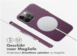 Foto van Accezz magsafe leather backcover iphone 14 pro max telefoonhoesje paars 