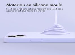 Foto van Accezz liquid silicone backcover met magsafe iphone 15 pro max telefoonhoesje paars 