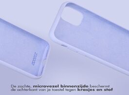 Foto van Accezz liquid silicone backcover google pixel 8 telefoonhoesje paars 